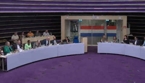 Jan met de Pet: ‘Hang die vlag op, en ga daarna weer aan het werk’