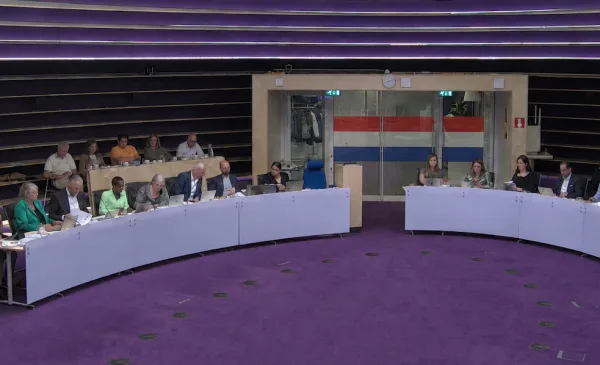 Jan met de Pet: ‘Hang die vlag op, en ga daarna weer aan het werk’