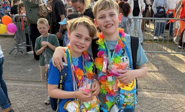 50e Avondvierdaagse Nieuwegein zit erop: van natte start naar zonnige slotavond