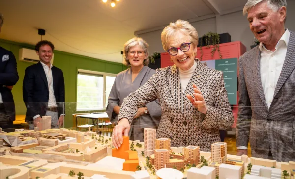 Nieuwe stadsbuurt in hartje City komt dichterbij na handtekening gemeente en ontwikkelaar