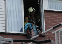 Bank vat vlam in woning aan Olsterveste