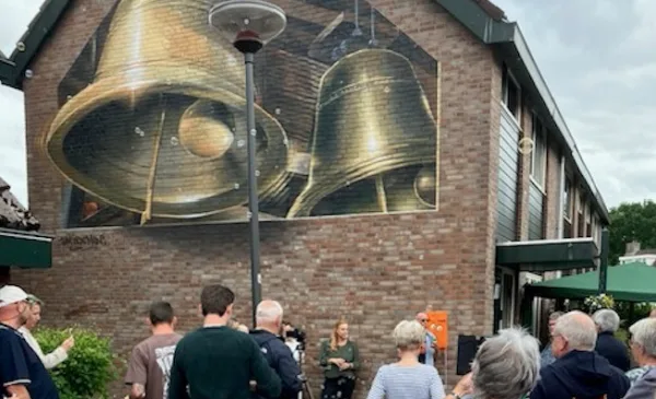 Nieuwe muurschildering aan de Beiaard officieel ingeluid