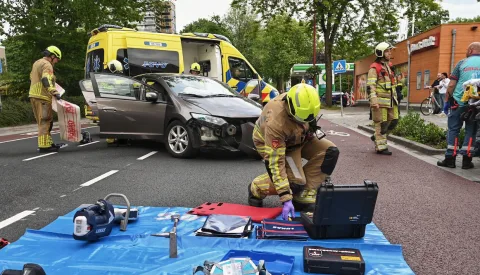 Grote inzet hulpdiensten na aanrijding bij Makadocenter