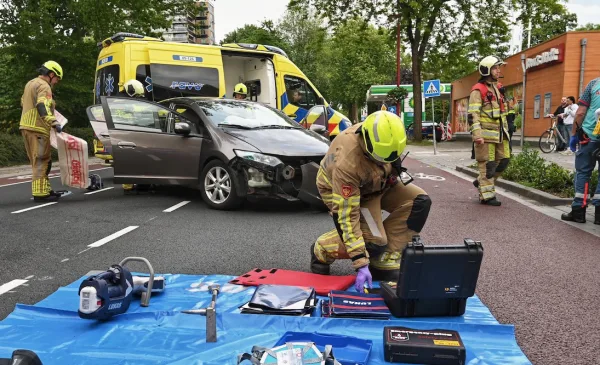 Grote inzet hulpdiensten na aanrijding bij Makadocenter