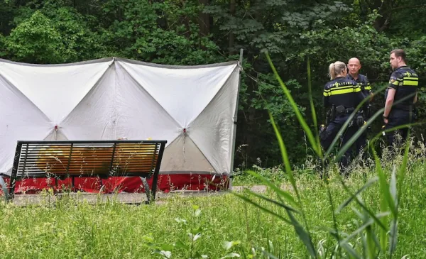 Persoon overleden gevonden in water bij Parkhout in Nieuwegein