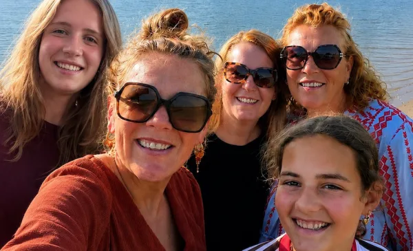 Adelphi Car Lease gouden sponsor van Swim to Fight Cancer Nieuwegein