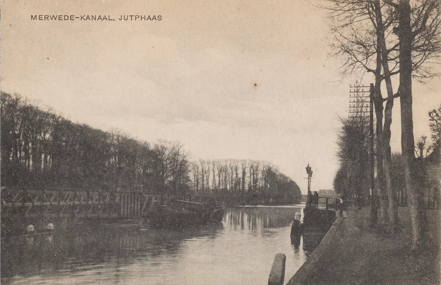 ansicht Gezicht op het Merwedekanaal te Jutphaas, ter hoogte van de draaibrug