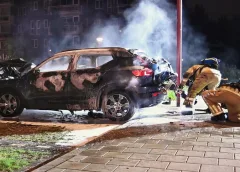 Video: Opnieuw autobrand aan Dukatenburg, Volvo volledig verwoest