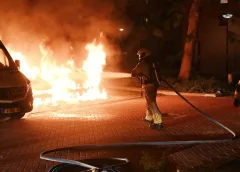 Weer raak in Batau-Noord: twee auto’s volledig uitgebrand aan de Oortjesburg