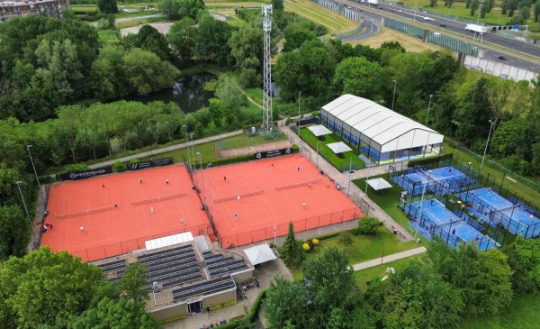 Bouw nieuwe indoorpadelbanen bij TV Vreeswijk gaat van start