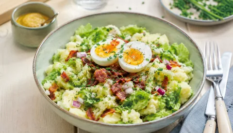 Koken met PEN: Zomers stamppotje met sla, ei en spekjes