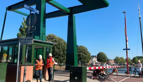 Tijdelijke Emmabrug amper weg en Wilhelminabrug valt direct twee keer uit