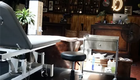 Tattoostudio The 13th Floor vestigt zich in historische Zeepfabriek