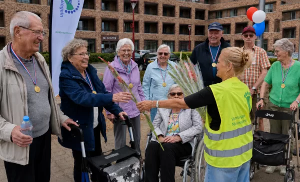 Geen Via Gladiola, wel gladiolen: bewoners De Dichter lopen eigen Vierdaagse