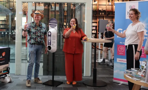 Gratis zonnebrand in het Stadshuis: Nieuwegein krijgt eigen zonnebrandpaal